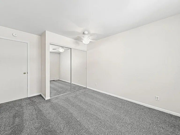Williamsburg Apartments — Photo 45