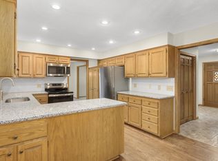 3535 Rosewood Ln N, Plymouth, MN 55441