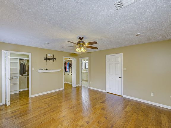 5th image of 2530 Porters Chapel Rd