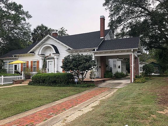 3rd image of 223 E Eufaula St
