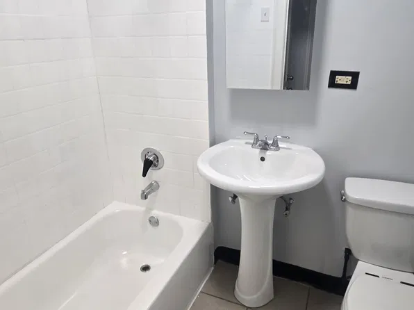 1751 E 78th St #1, Chicago, IL 60649