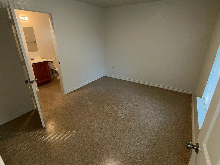 514 E Central Ave #B — Photo 5