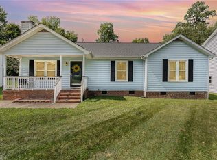 3907 Hope Valley Ln, Greensboro, NC 27401