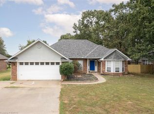 1760 Forrest Glen Rd, Greenwood, AR 72936