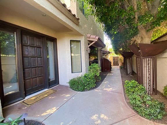 Private courtyard entry