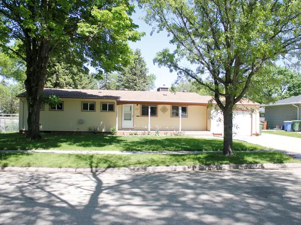 1309 Legeros Dr, Brookings, SD 57006
