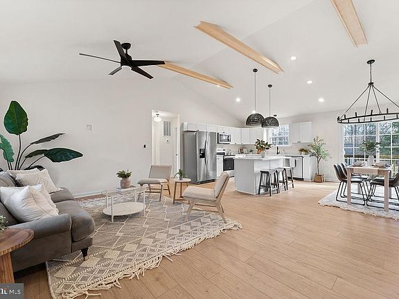 2nd image of 512 Cedar Hill Rd