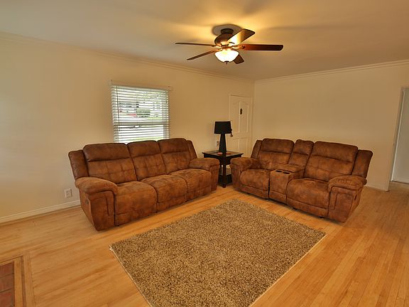 4th image of 4736 Druid St