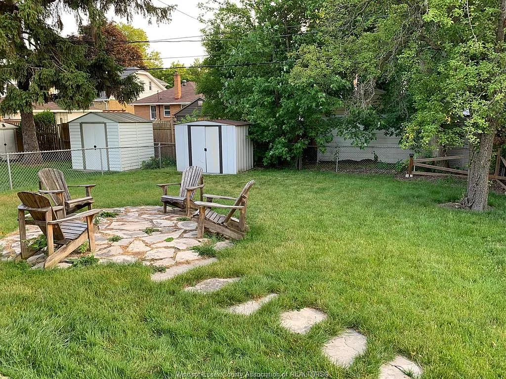 5 bed, $1,500 — Photo 2