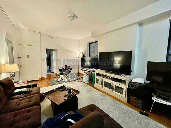 5th image of 215 W 106th St #3S