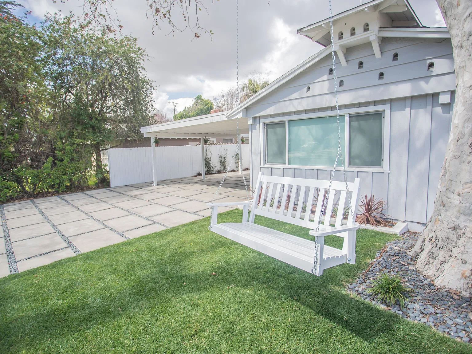 13113 Weddington St — Photo 2