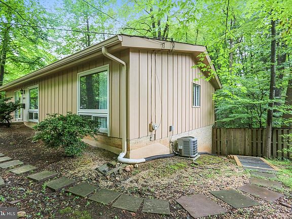 2nd image of 5005 Barkwood Pl
