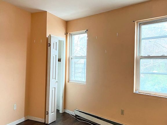 4th image of 14 Ely St Floor 2