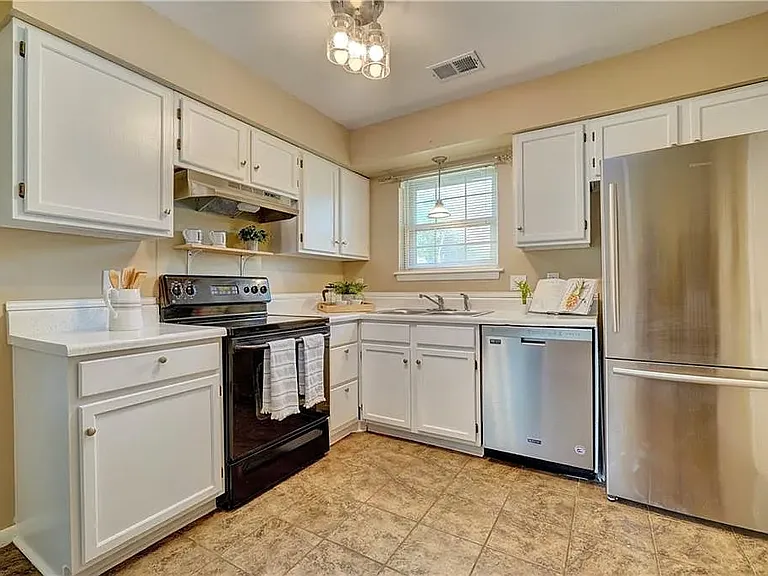 1434 Poinsetta Arch — Photo 10