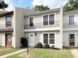 6069 Wycoff Sq, Centreville, VA 20120