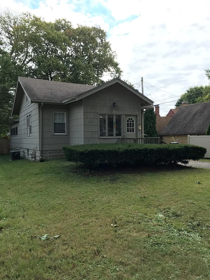 610 S James St photo 1