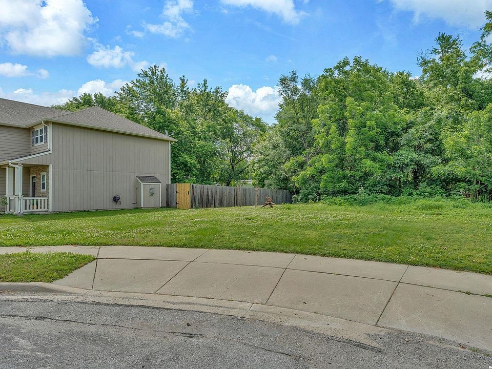 2nd image of 907 Anna Tappan Way