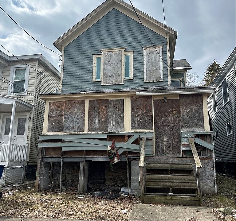 1st image of 219 Lakeview Ave