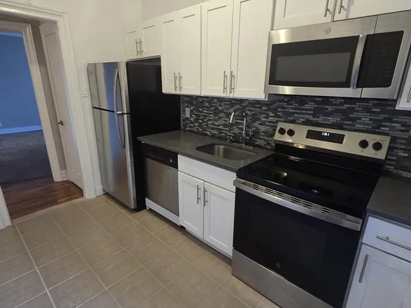 250 Ocean Parkway image 1 of 7