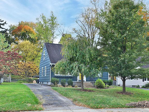 3rd image of 221 Loveman Ave