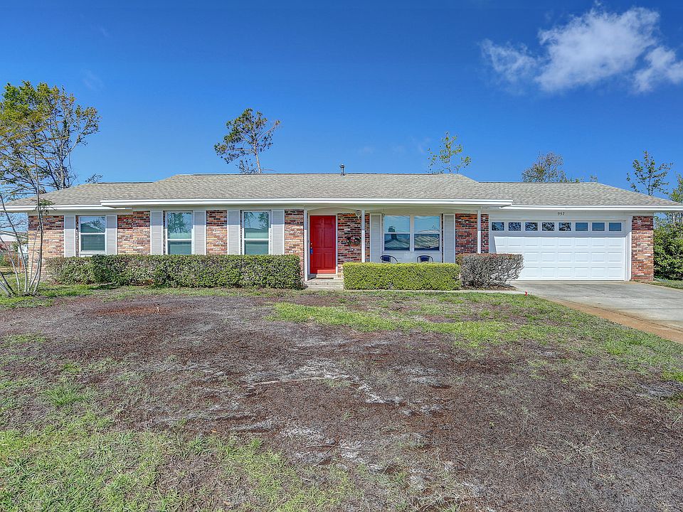 1st image of 957 Huntingdon Cir