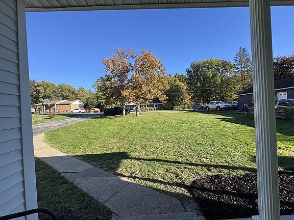 5th image of 335 Lakeview Dr