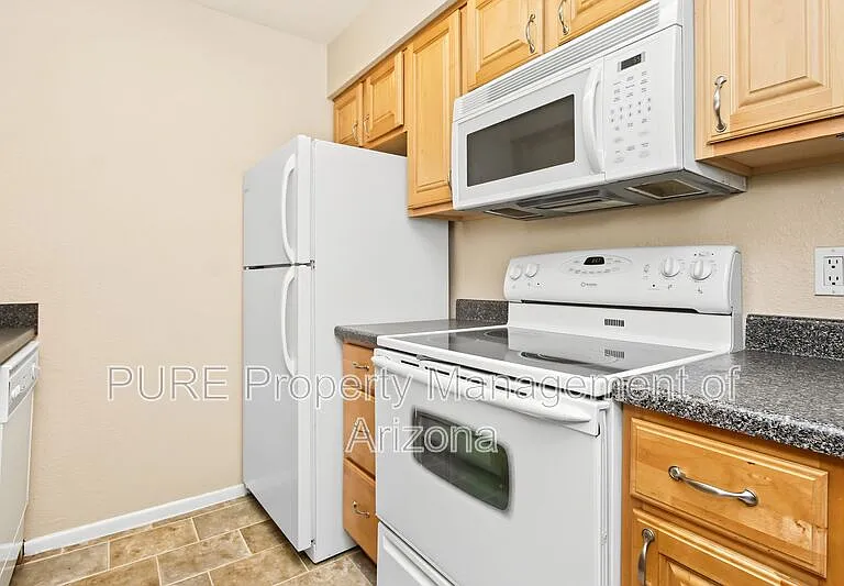1224 E Evergreen St #102 — Photo 11