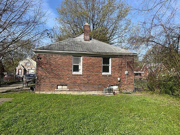3rd image of 5134 Hereford St