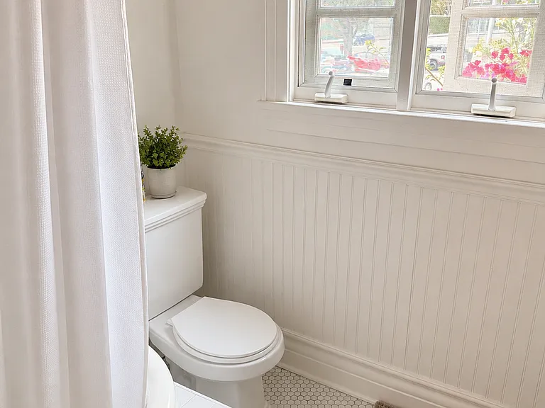 2044 N Highland Ave — Photo 18