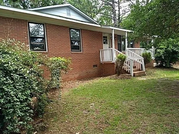 605 S Hardin St, Southern Pines, NC 28387
