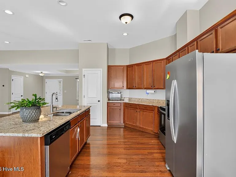 3208 Austin Ave — Photo 10