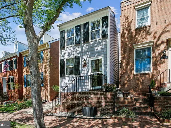 813 Wolfe St, Alexandria, VA 22314