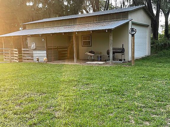 4th image of 16000 S Magnolia Ave