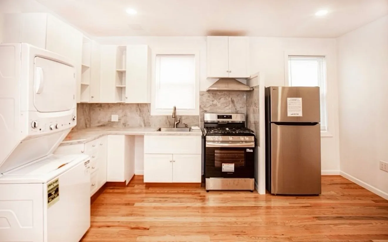 2 bed, $2,400 — Photo 3