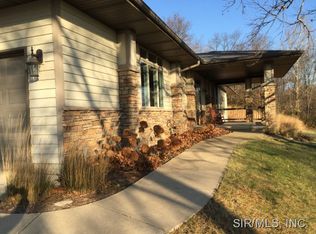 15013 N Ivy Lake Rd, Chillicothe, IL 61523