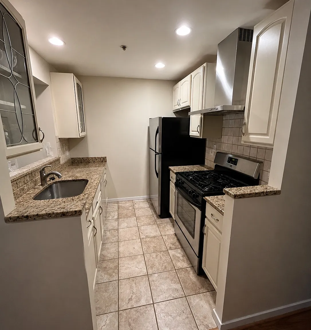 2 bed, 1206 sqft, $4,400 — Photo 3