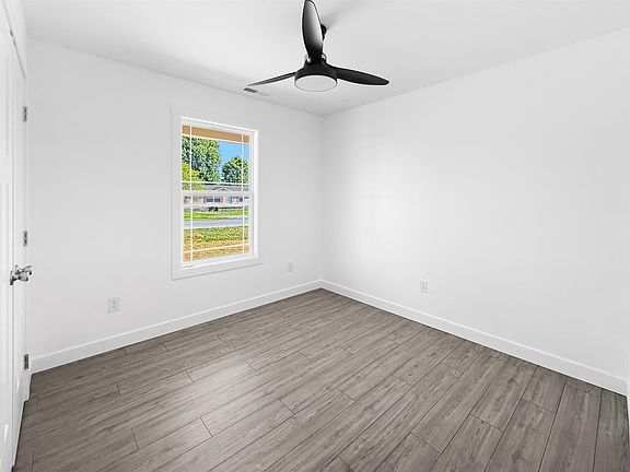 4th image of 1401 Mercer Ave