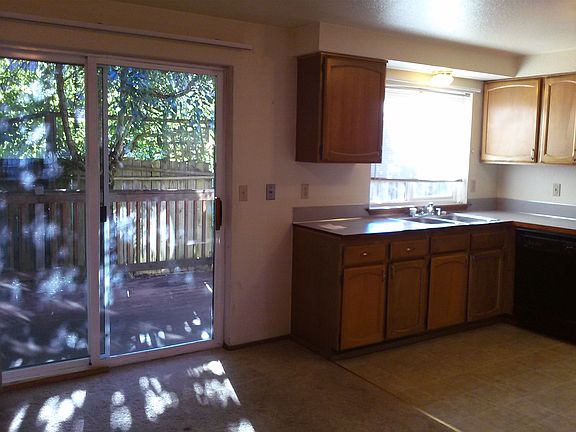 3rd image of 15612 121st Avenue Ct E