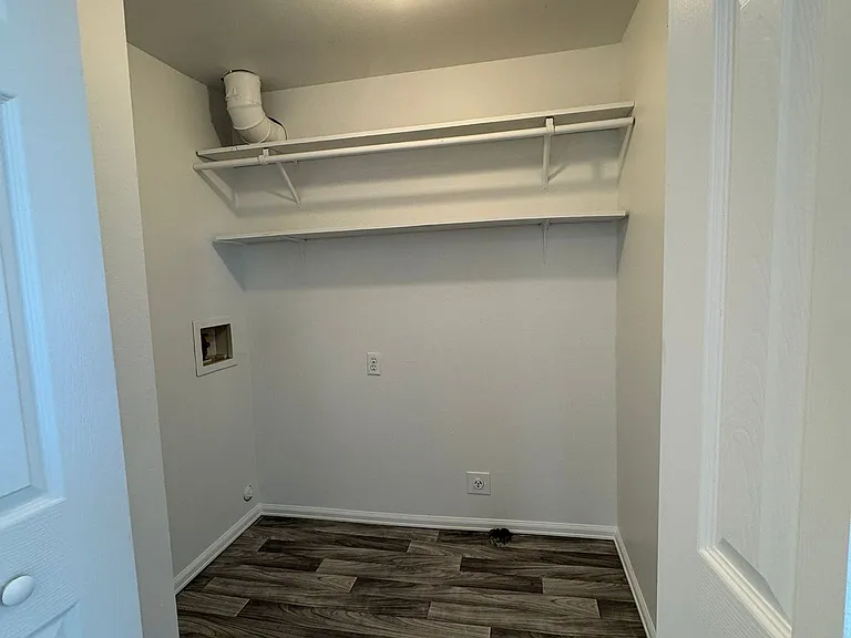Lanury Room