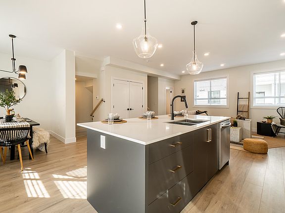 5th image of 16358 23a Ave #16