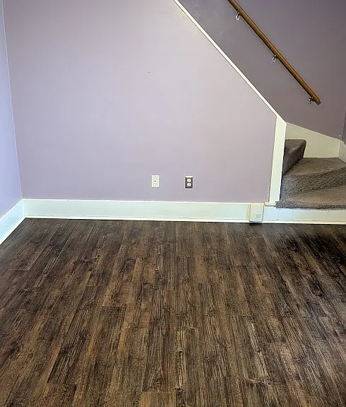 4859 Burt St — Photo 9