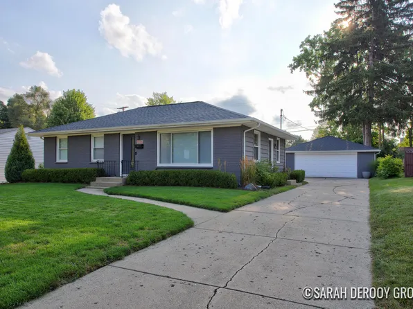 1936 Carlton Ave NE, Grand Rapids, MI 49505