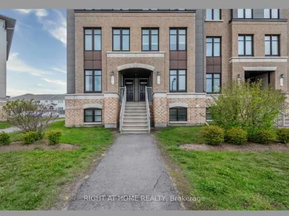 2370 Esprit Dr #26, Ottawa, ON K4A 0T5