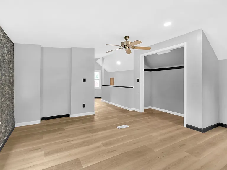 142 Stevenson Blvd — Photo 17