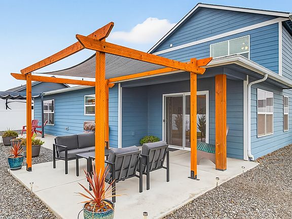 3rd image of 3203 Parkridge Way