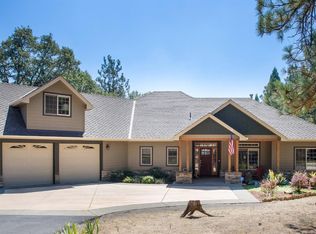 235 Colonial Dr, Grants Pass, OR