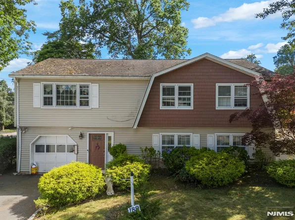 189 Woodland Ave, Westwood, NJ 07675
