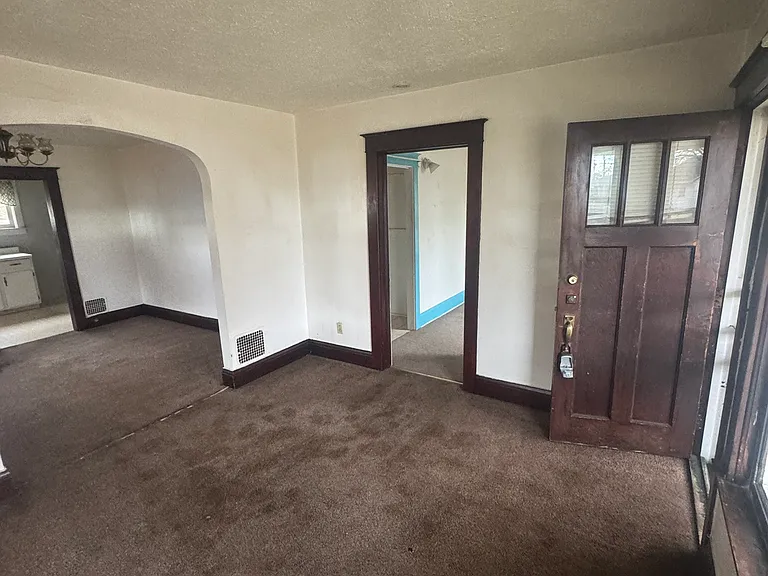 2236 King St — Photo 6