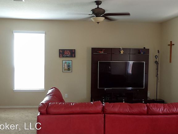 3rd image of 444 Auburn Park