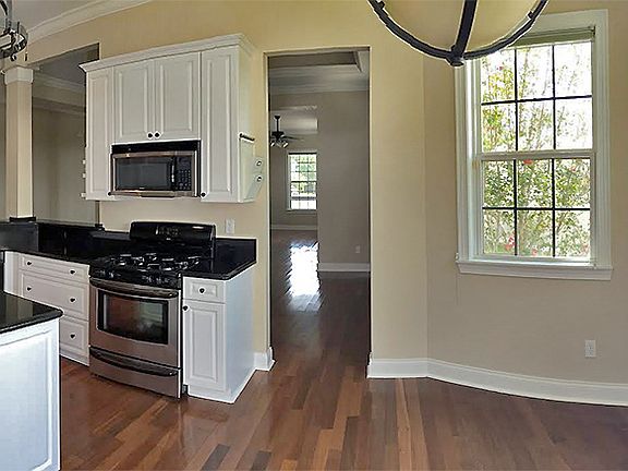 4th image of 1060 NW 50th Dr